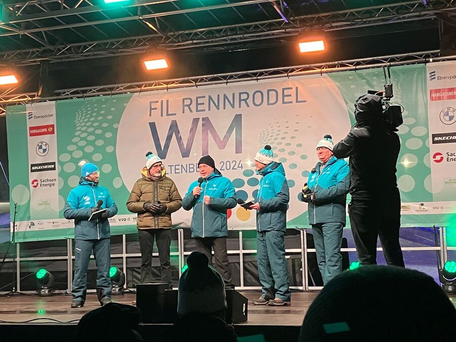 Podium Talkrunde im Altenberger Winterdorf mit Moderatoren des MDR mit dem Staatsminister Armin Schuster, Landrat Michael Geisler und dem Geschäftsführer der Wintersport Altenberg (Osterzgebirge) GmbH, Jens Morgenstern