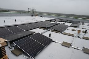 PV-Anlage auf dem Dach des BSZ Pirna