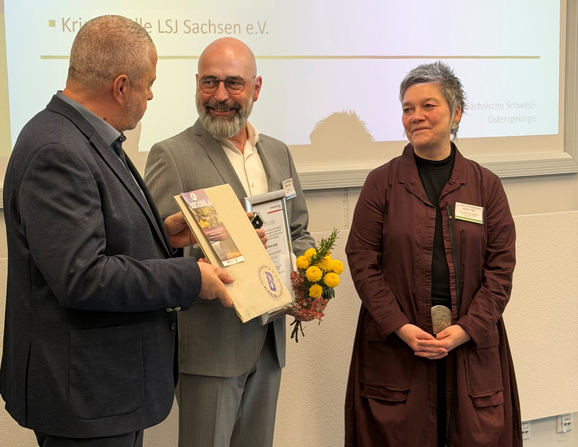 Zeigt Landrat, Herrn Lustig, Frau Tölle