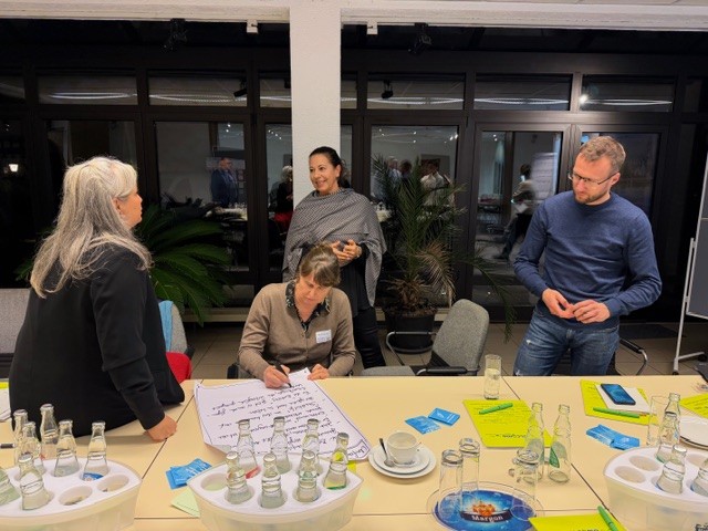 Vielfalt im Betrieb gestalten, stärken, halten; Ein praxisworkshop für Unetrnhemen; Mit QR-Code für das Anmeldeportal