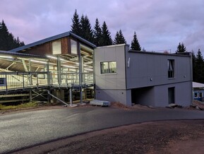 Startgebäudes in Kurve 8 an der Rennschlitten- und Bobbahn Altenberg