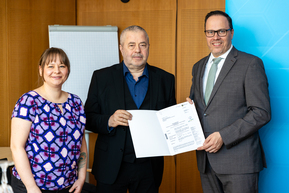 Foto von der Fördermittelübergabe