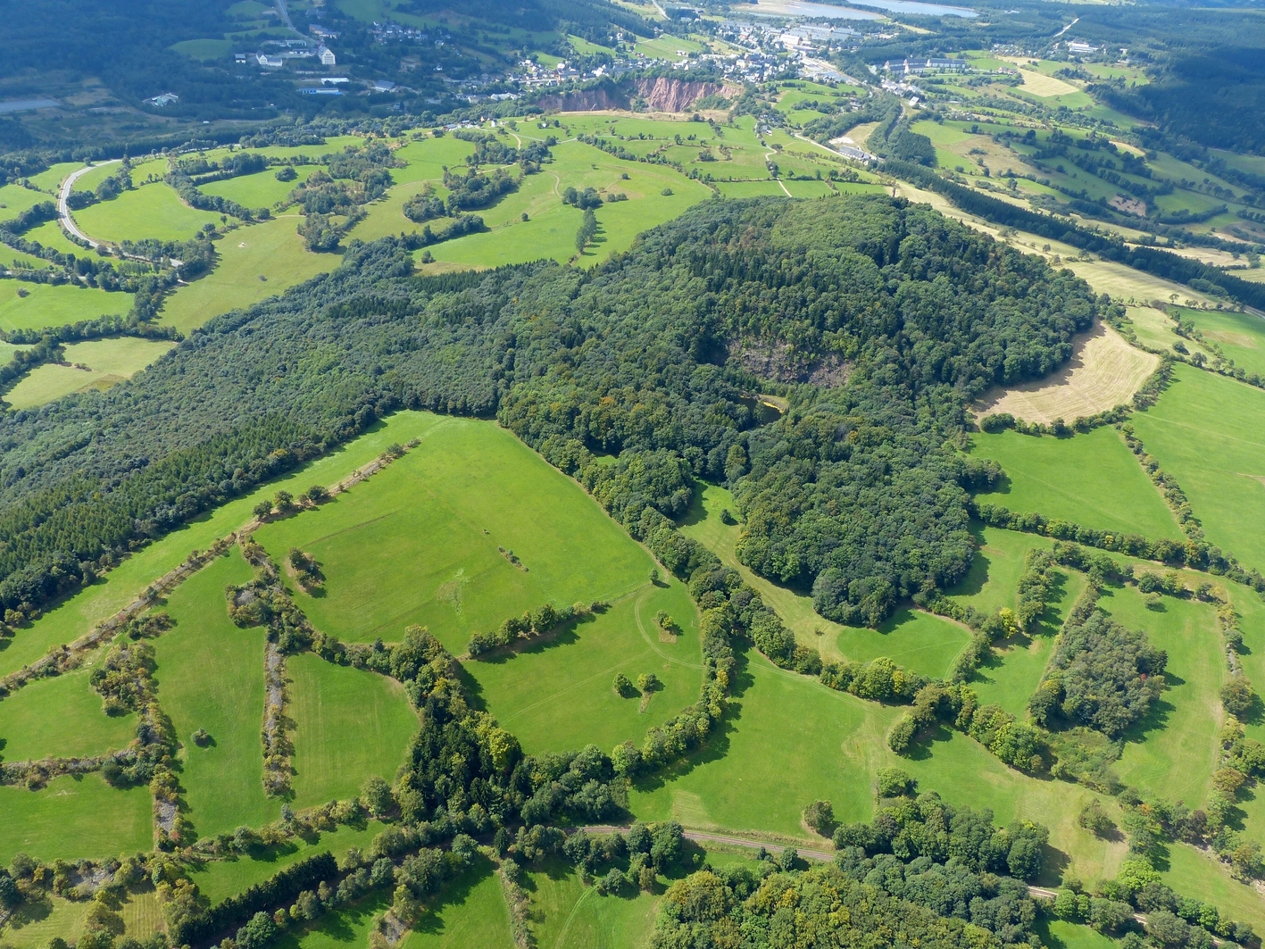 Blick aus Nordost in Richtung NSG "Geisingberg"