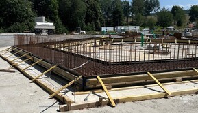 Baustelle mit Platte für Gebäude